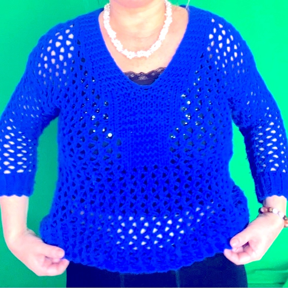 Striking, Size L/M, Knitted Dark Blue Sweater, V-Neck, two-third Sleeve
